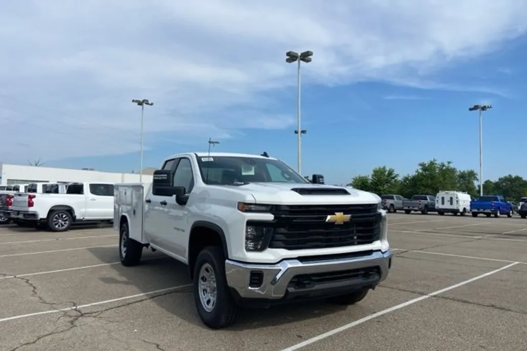 2025 Chevrolet Silverado 3500HD photo 1