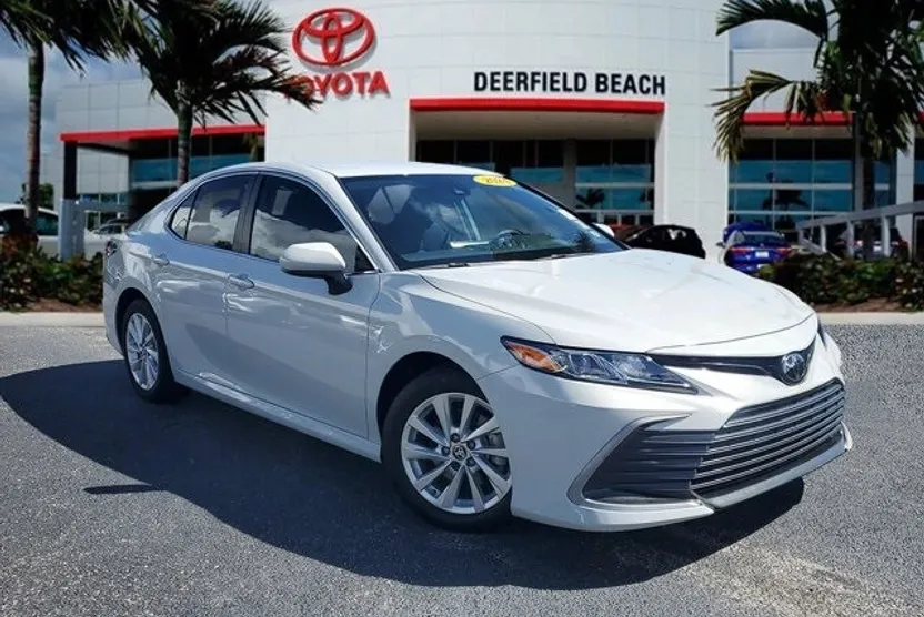 2024 Toyota Camry LE photo 1