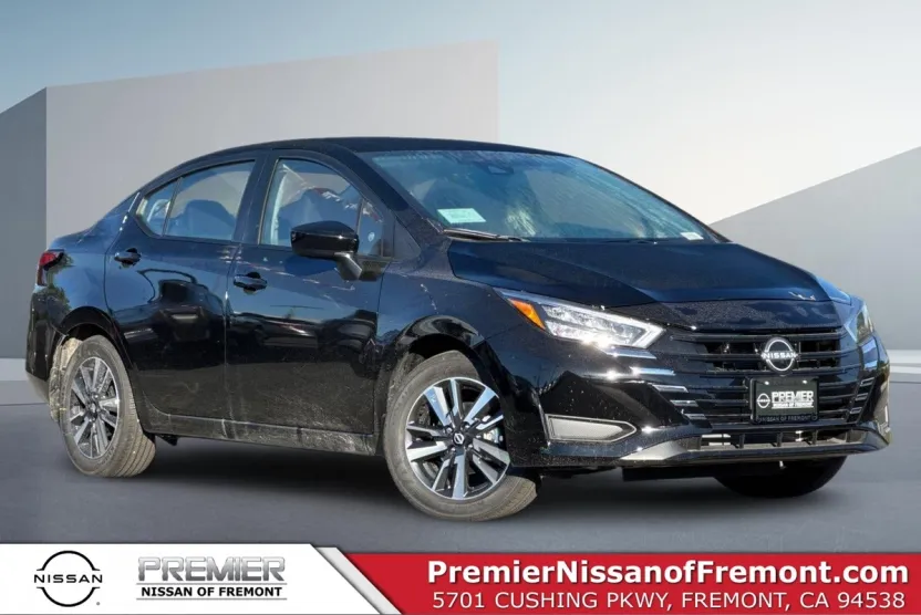 2025 Nissan Versa 1.6 SV photo 1