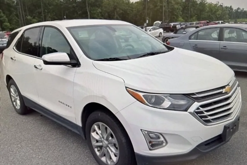 2018 Chevrolet Equinox LT photo 1