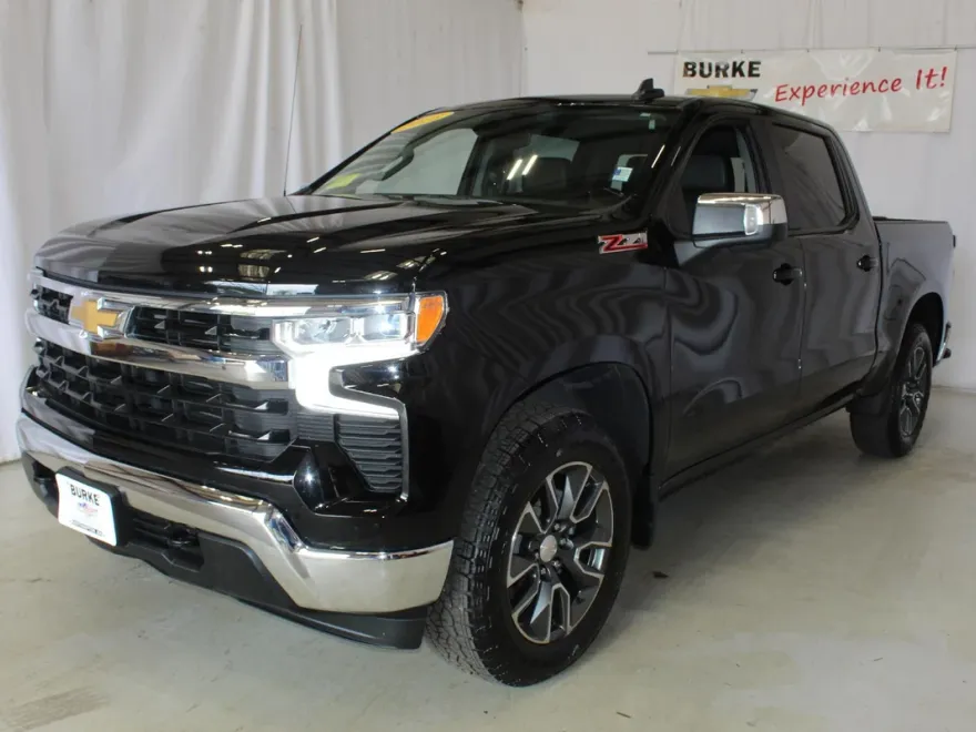 2023 Chevrolet Silverado 1500 LT photo 1