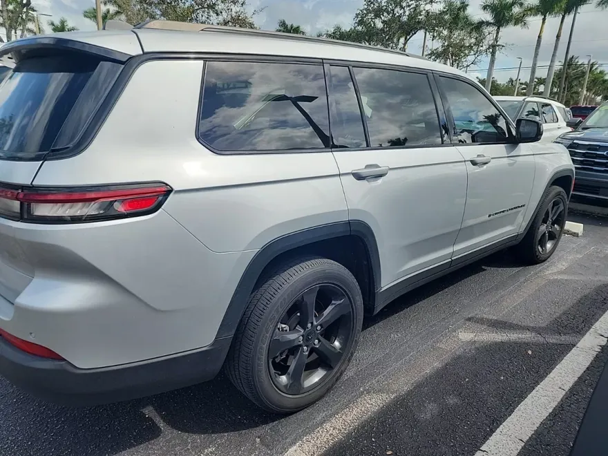 2021 Jeep Grand Cherokee Altitude photo 1