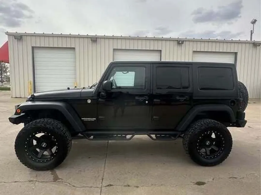 2015 Jeep Wrangler Unlimited Rubicon photo 1