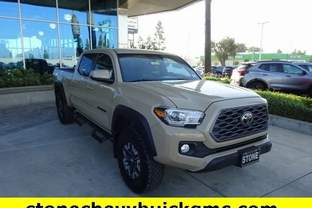 2020 Toyota Tacoma 4x4 SR5 photo 1