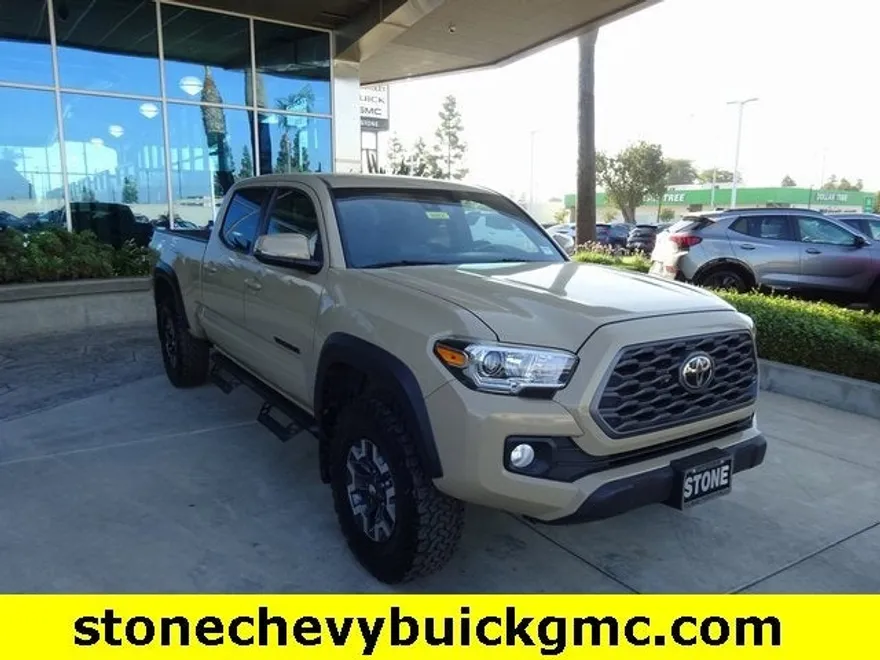 2020 Toyota Tacoma 4x4 SR5 photo 1
