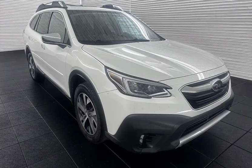 2022 Subaru Outback Touring photo 1