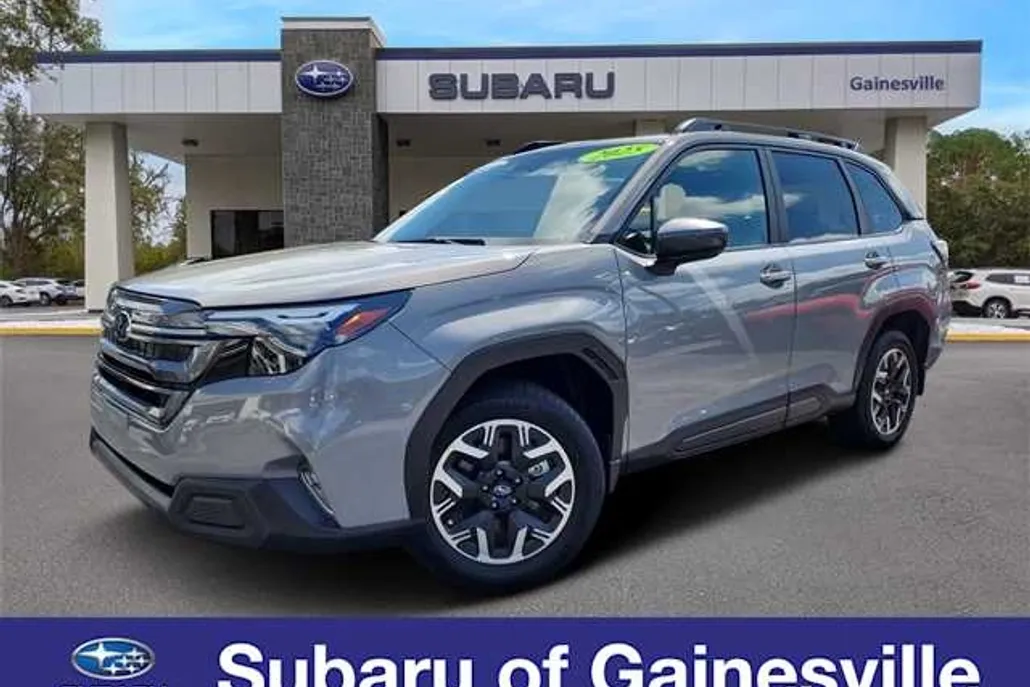 2025 Subaru Forester Premium Base photo 1