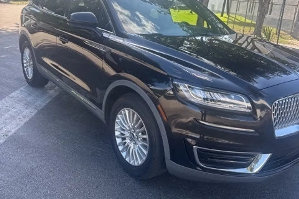 2019 Lincoln Nautilus Standard photo 1