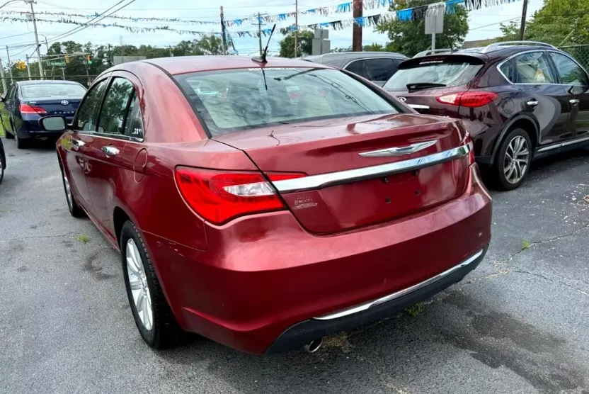 2014 Chrysler 200 Limited photo 1