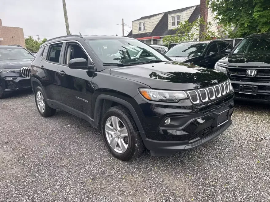 2022 Jeep Compass Latitude photo 1