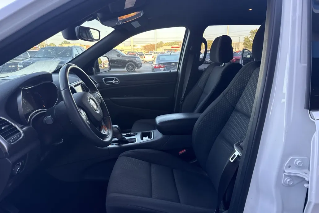 2018 Jeep Grand Cherokee Laredo E photo 1