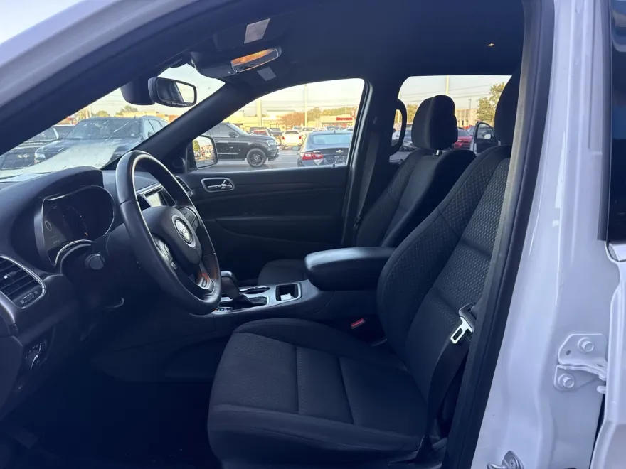 2018 Jeep Grand Cherokee Laredo E photo 1