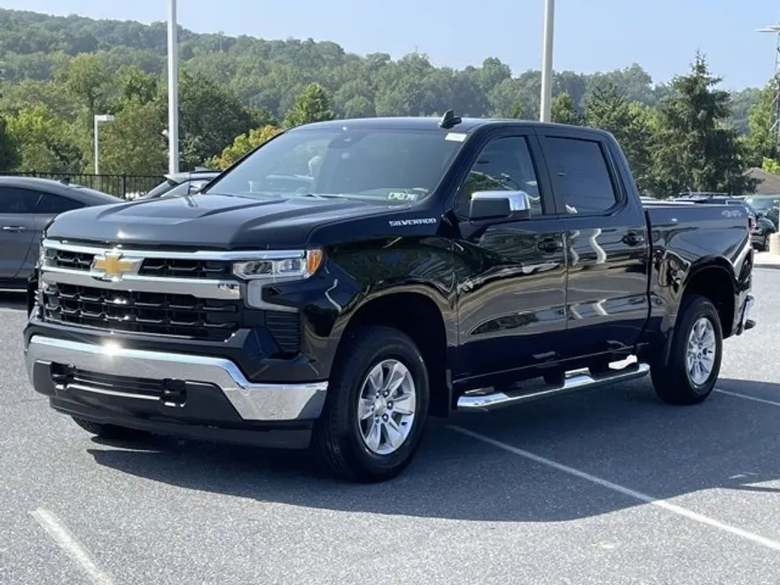 2026 Chevrolet Silverado 1500 LT photo 1
