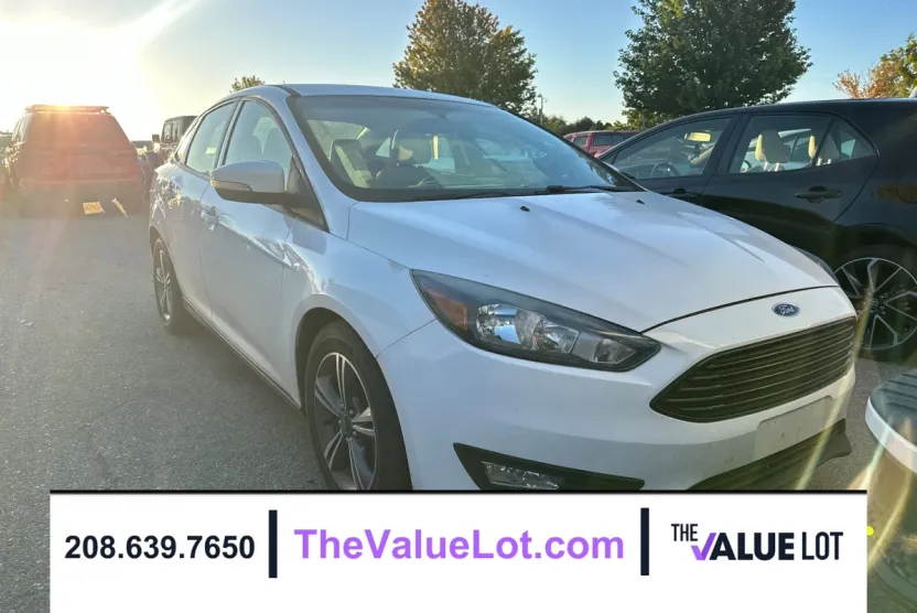 2017 Ford Focus SE photo 1