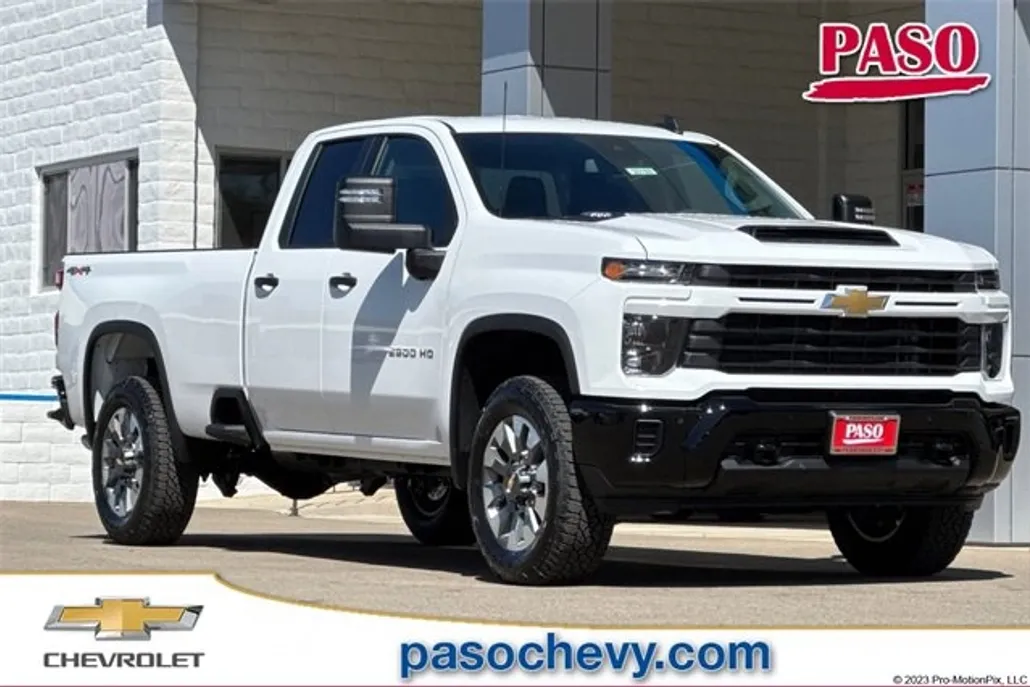 2025 Chevrolet Silverado 2500HD Custom photo 1