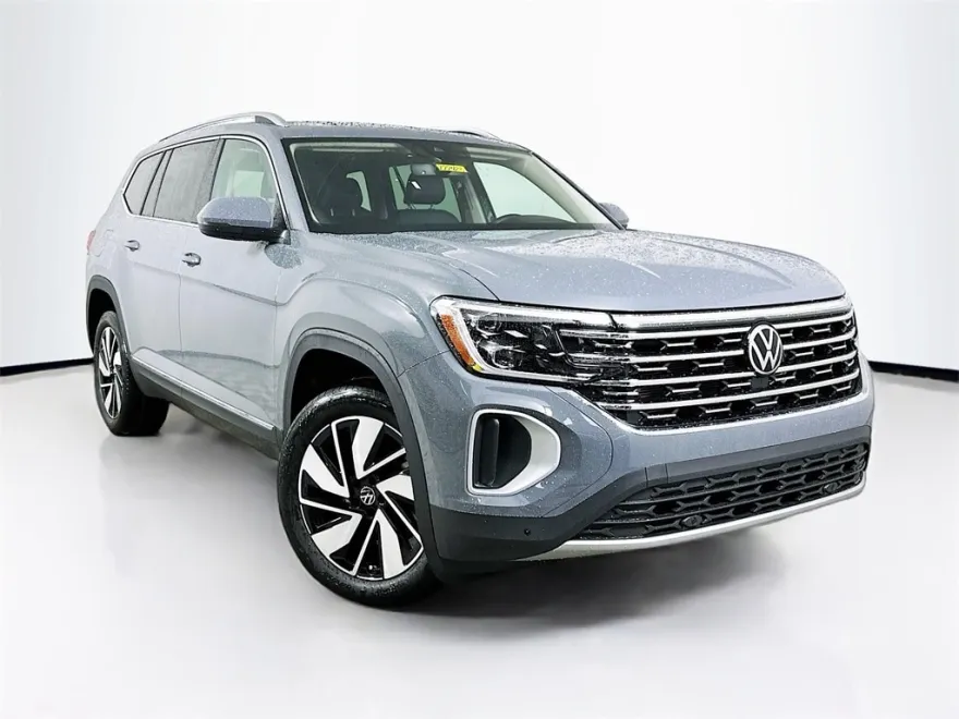 2025 Volkswagen Atlas SEL photo 1