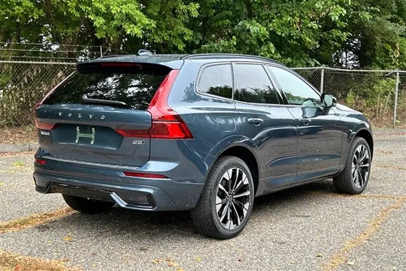 2026 Volvo XC60 B5 Plus photo 1