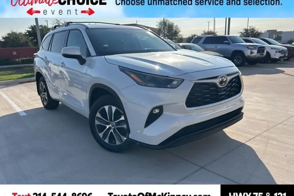 2022 Toyota Highlander XLE photo 1