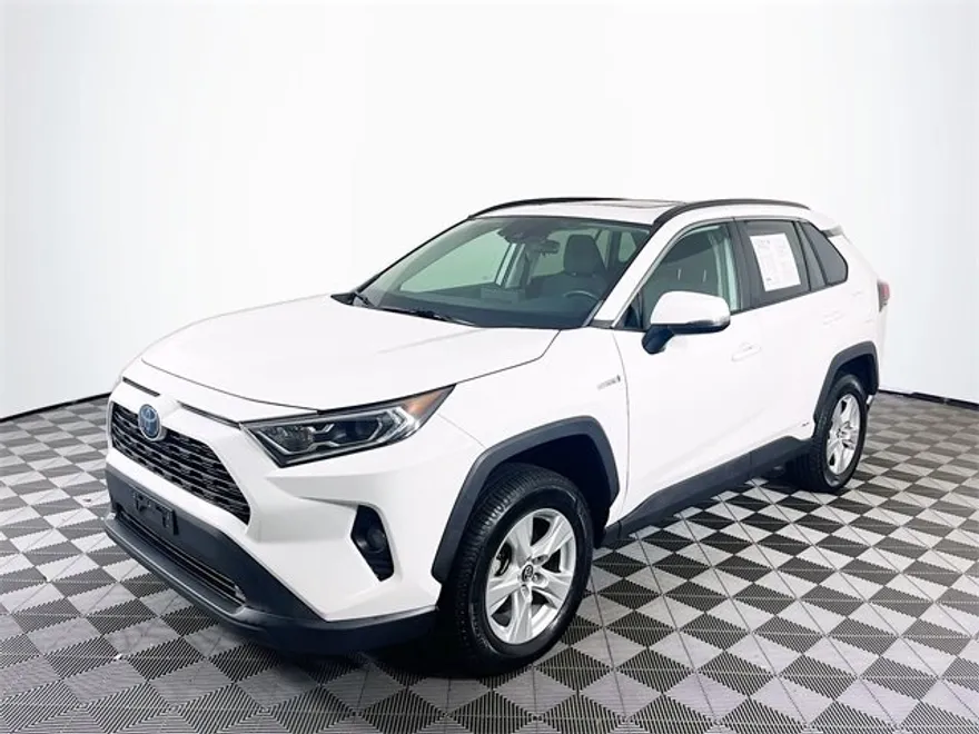 2020 Toyota RAV4 Hybrid XLE photo 1