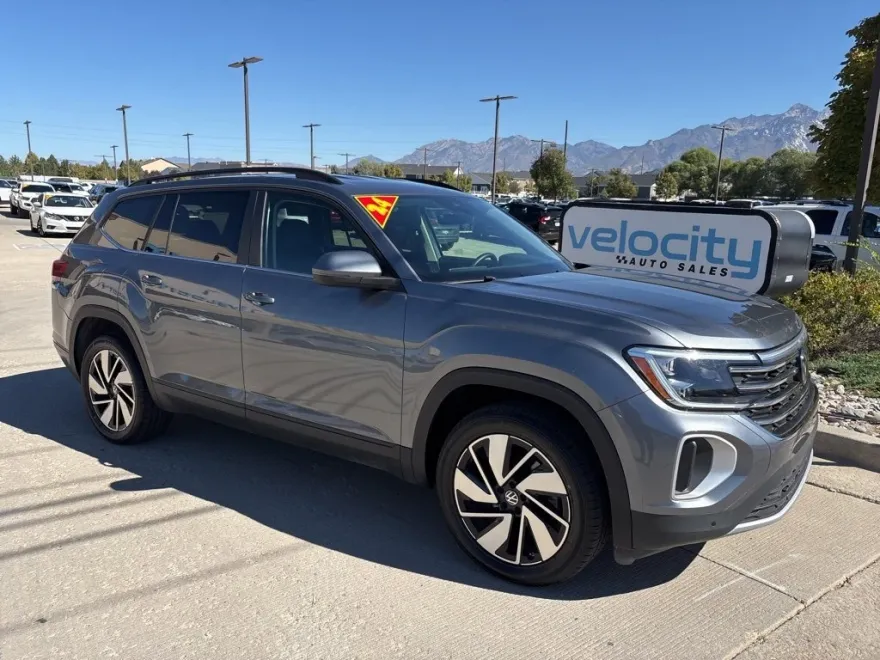 2024 Volkswagen Atlas SE Technology photo 1