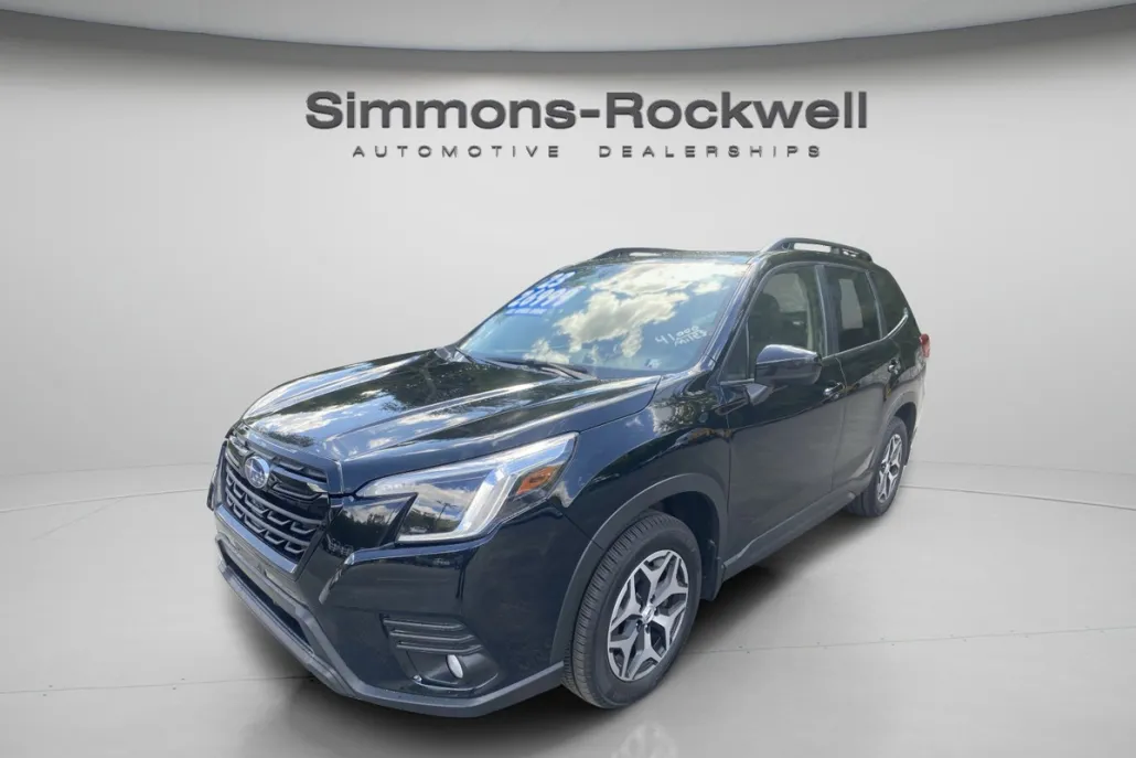 2023 Subaru Forester Premium photo 1
