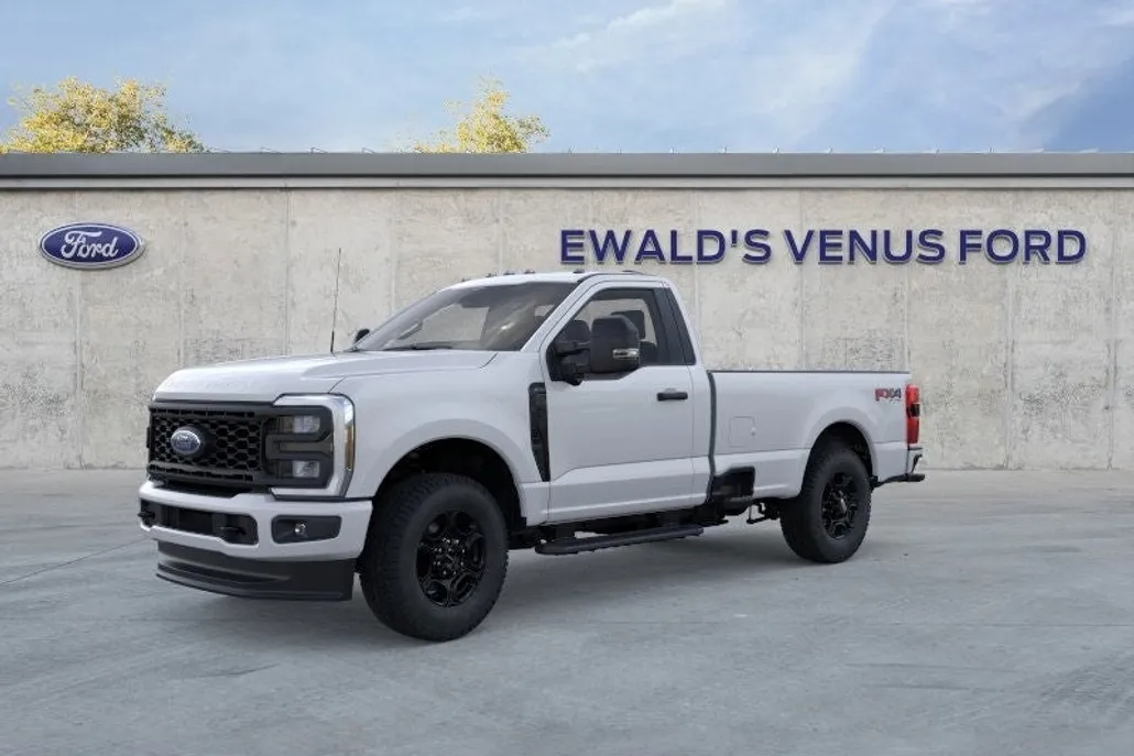 2025 Ford F-350 photo 1
