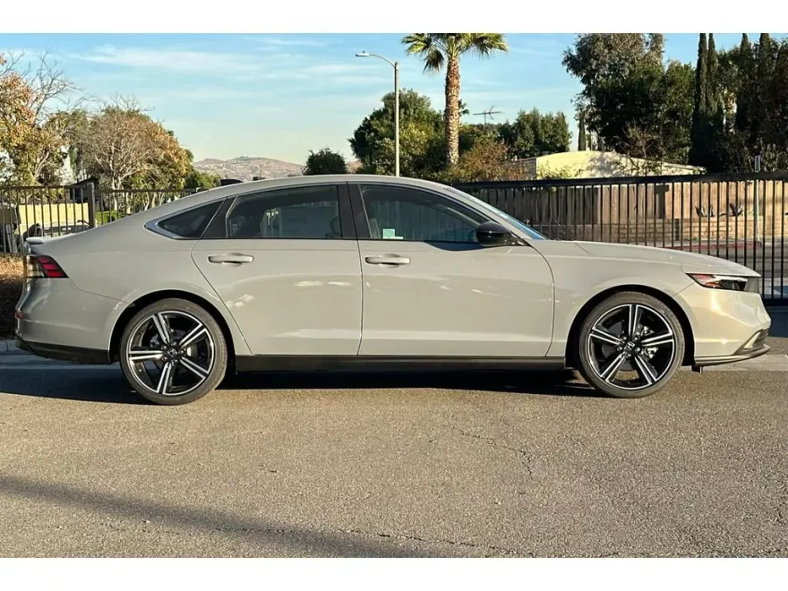 2025 Honda Accord Hybrid Sport photo 1