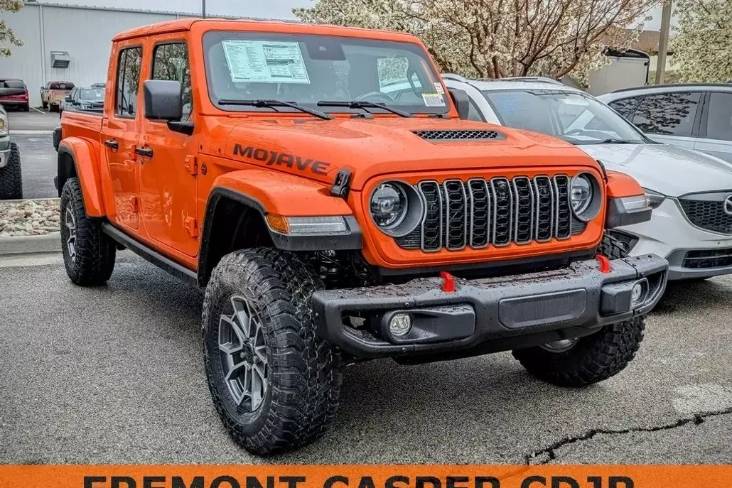 2025 Jeep Gladiator Mojave photo 1
