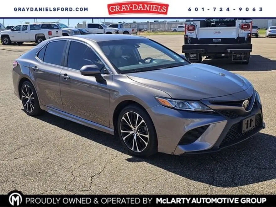 2018 Toyota Camry L photo 1