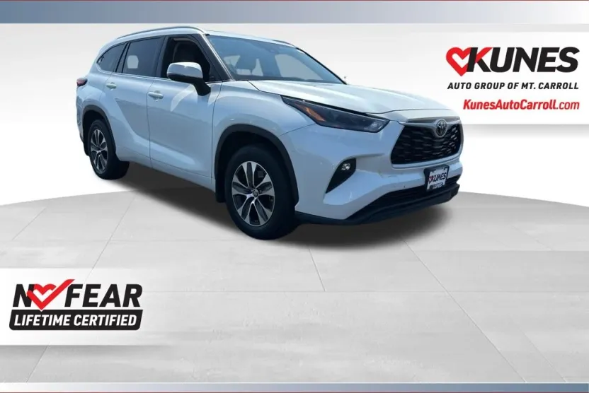 2022 Toyota Highlander XLE photo 1