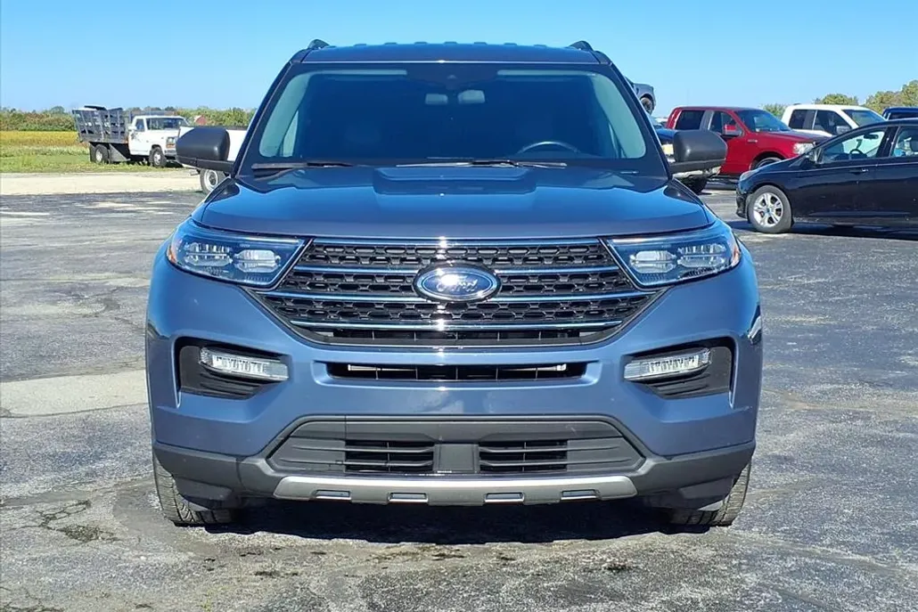 2021 Ford Explorer XLT photo 1