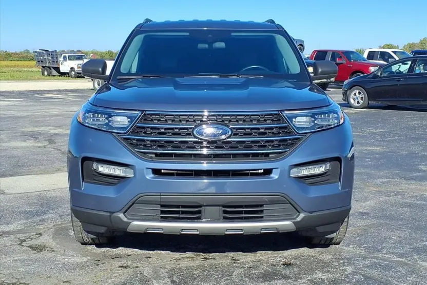 2021 Ford Explorer XLT photo 1
