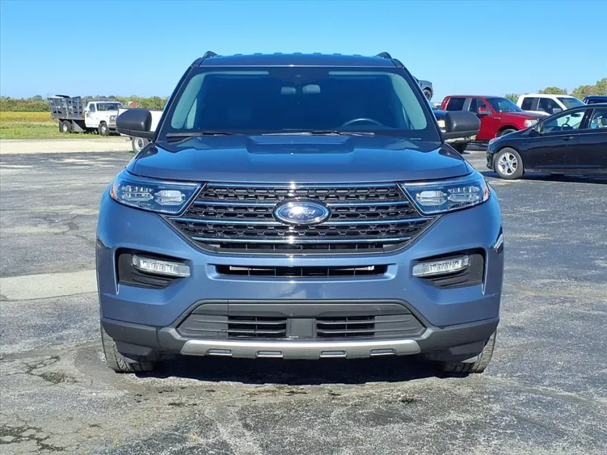 2021 Ford Explorer XLT photo 1