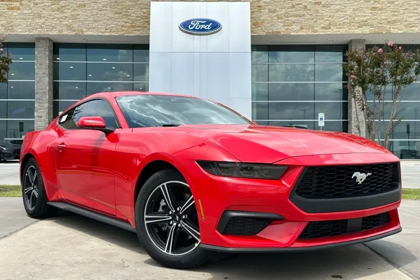 2025 Ford Mustang EcoBoost photo 1