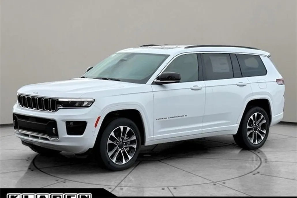 2025 Jeep Grand Cherokee Overland photo 1