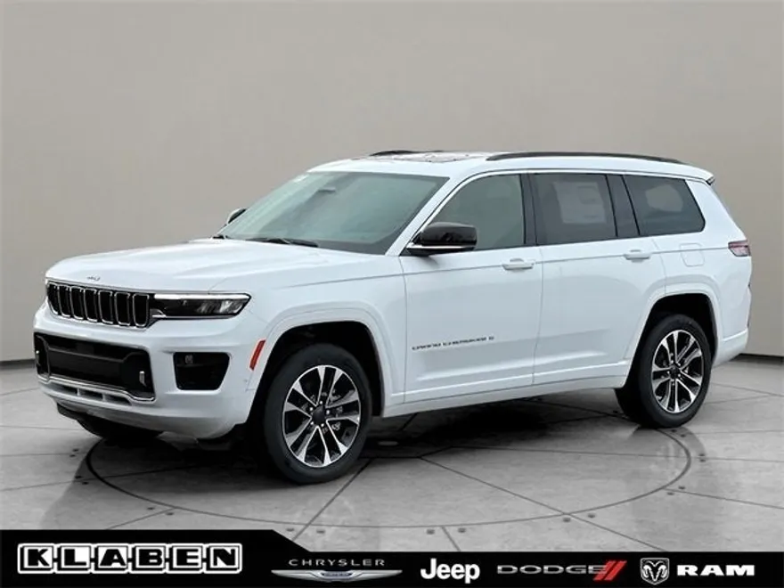 2025 Jeep Grand Cherokee Overland photo 1