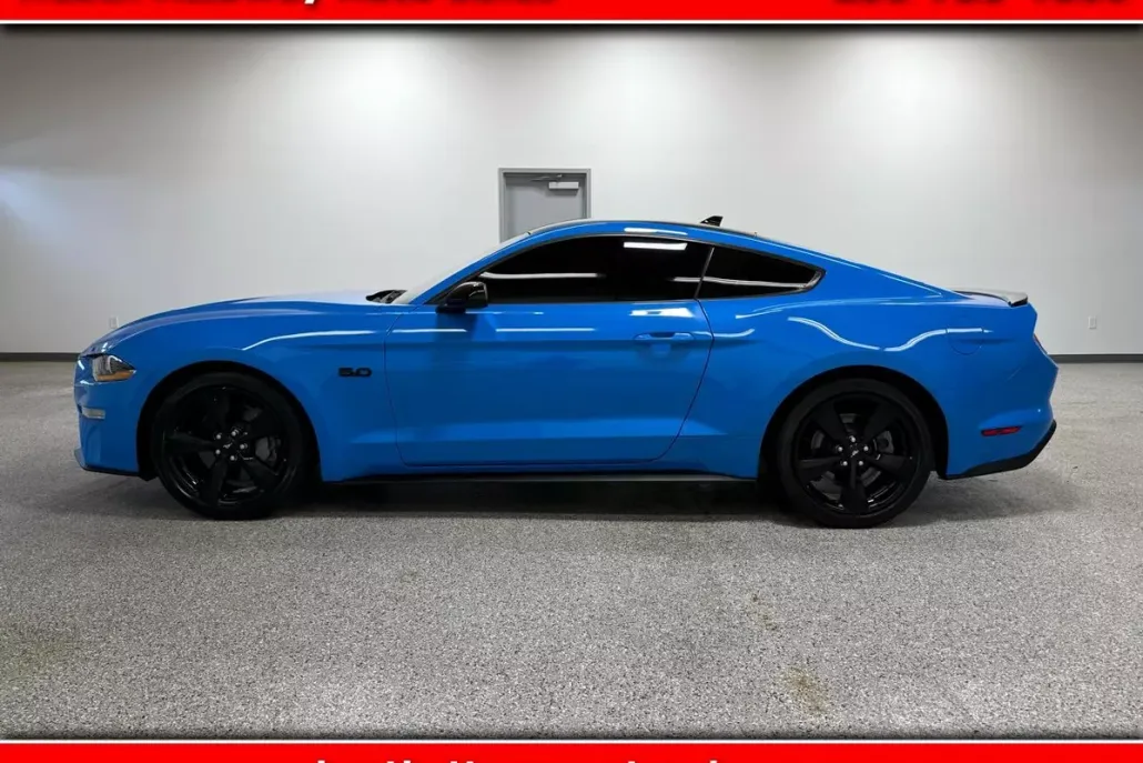 2022 Ford Mustang GT Premium photo 1