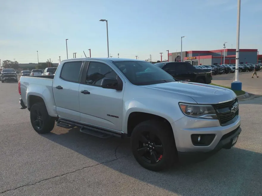 2019 Chevrolet Colorado LT photo 1