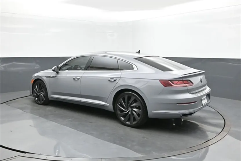 2023 Volkswagen Arteon SEL R-Line photo 1