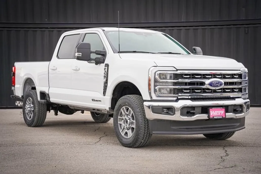 2025 Ford F-350 Lariat photo 1