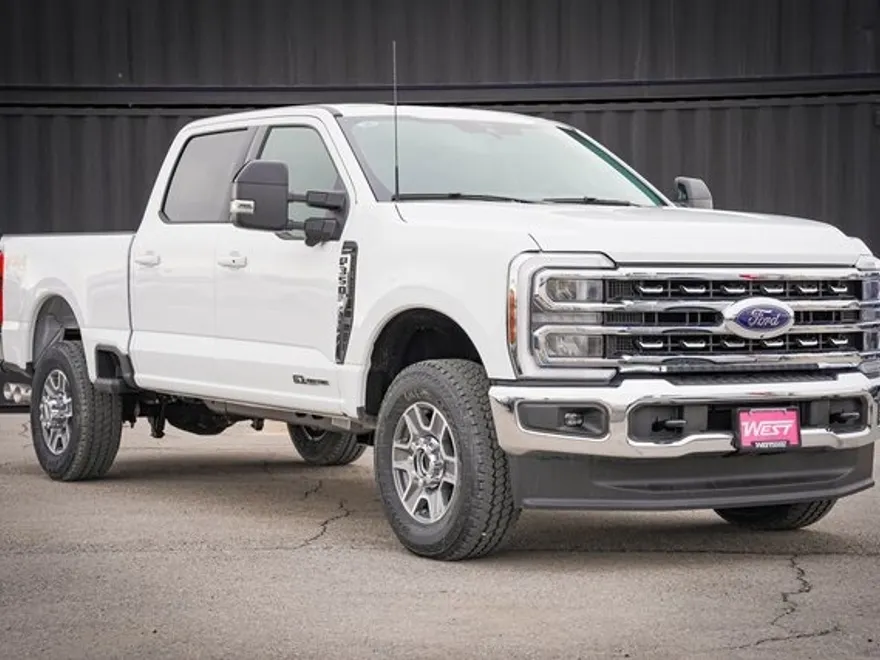 2025 Ford F-350 Lariat photo 1