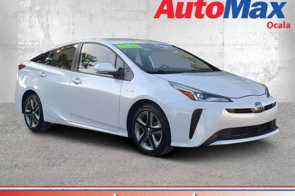 2021 Toyota Prius XLE photo 1