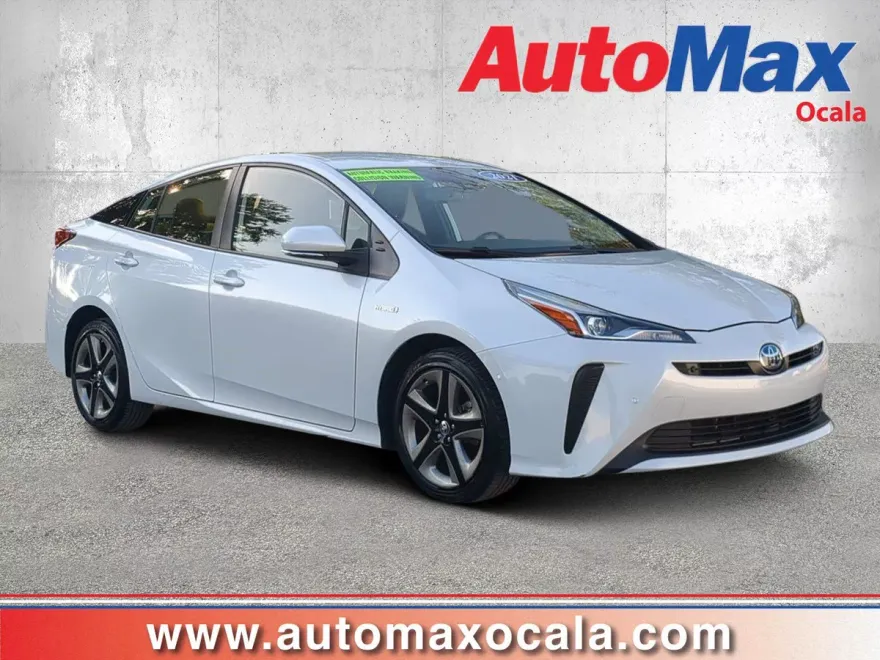 2021 Toyota Prius XLE photo 1