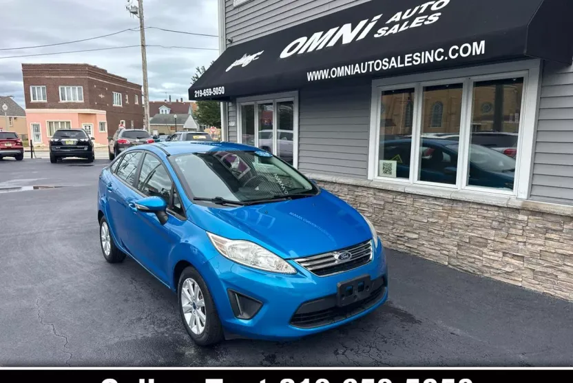2013 Ford Fiesta SE photo 1