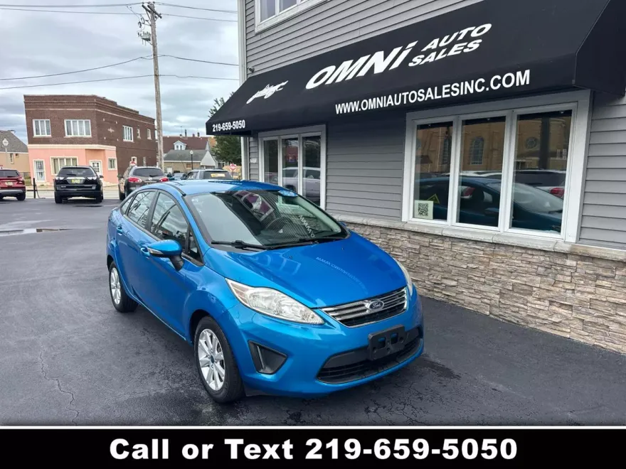 2013 Ford Fiesta SE photo 1