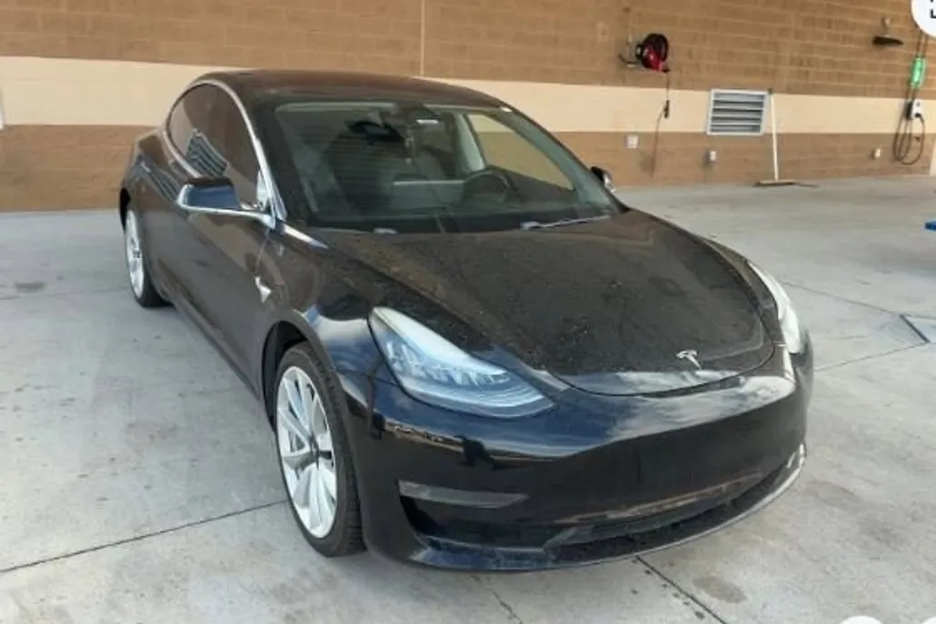 2018 Tesla Model 3 photo 1