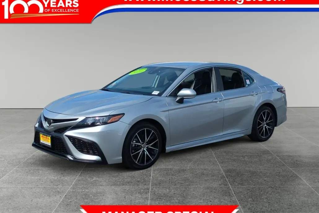 2023 Toyota Camry SE photo 1