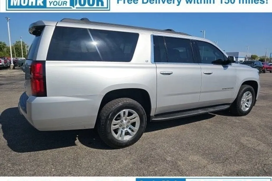 2020 Chevrolet Suburban LT photo 1