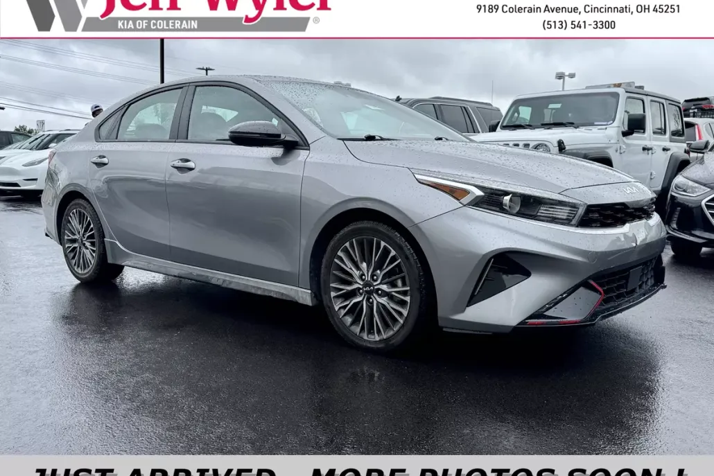 2023 Kia Forte GT-Line photo 1