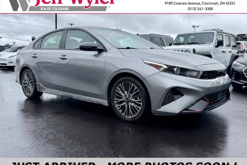 2023 Kia Forte GT-Line photo 1